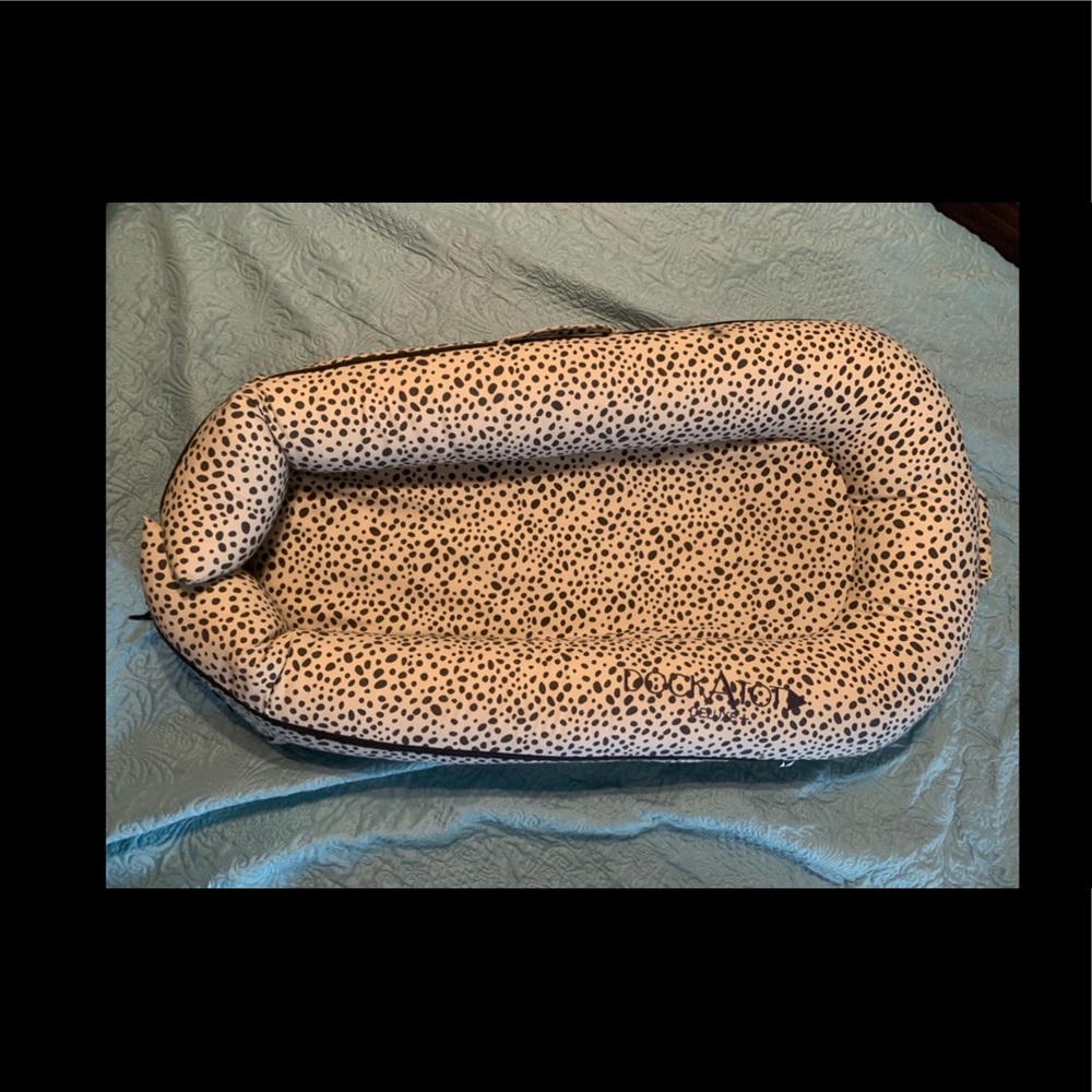 Dockatot painted spots